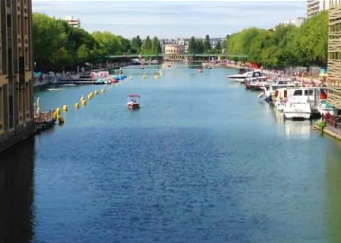 Superbe Centre Bord Bassin De La